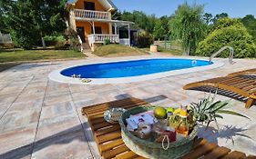 Croatia Cottage, Peaceful Countryside Retreat With Pool & Vineyard View